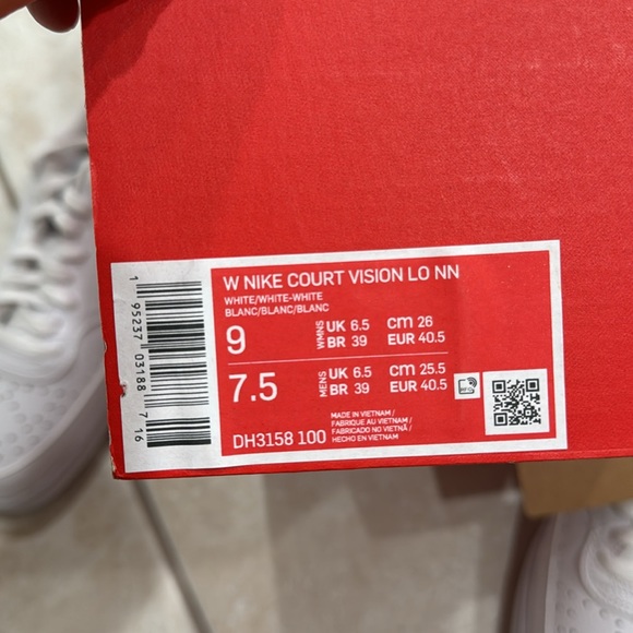 Nike Air Force  white | 7.5 men 9 women | NWT - Picture 5 of 6